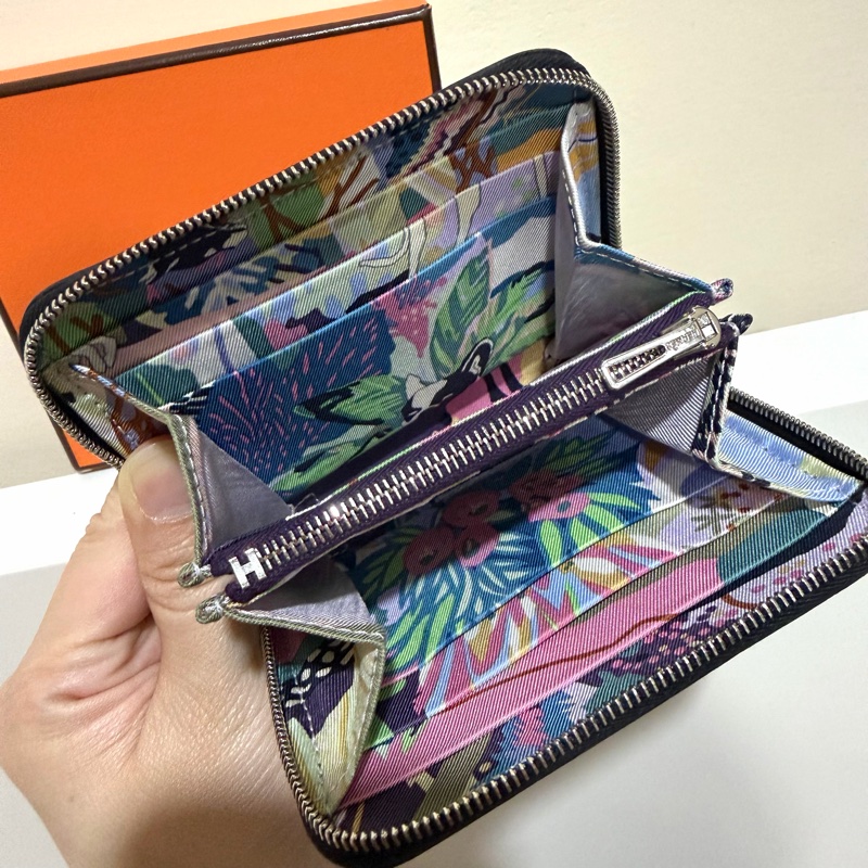 Hermes 愛馬仕 自由之城 狗來富 絲巾短夾 黑-0