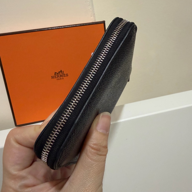 Hermes 愛馬仕 自由之城 狗來富 絲巾短夾 黑-3