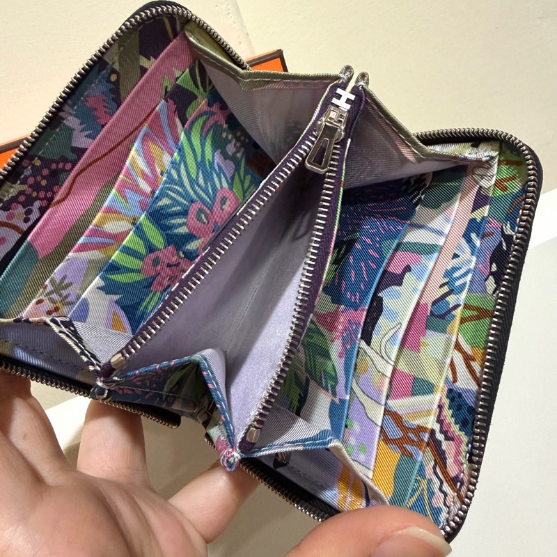 Hermes 愛馬仕 自由之城 狗來富 絲巾短夾 黑-17