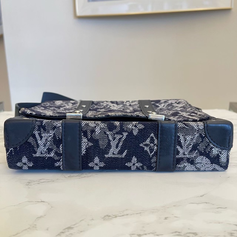 LV Trunk Tapestry老花滿印丹寧郵差硬盒子包 24*5.5*18 98新配件塵袋-5