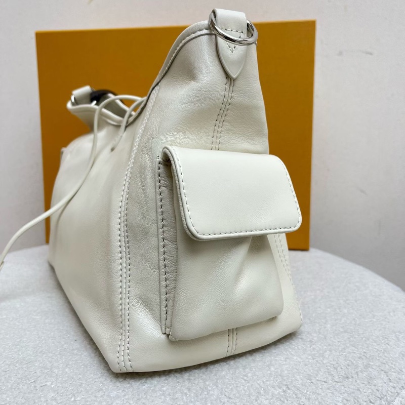 LV Carryall Cargo Vib小號 白武士33.5x15x23  全新配件塵袋-3