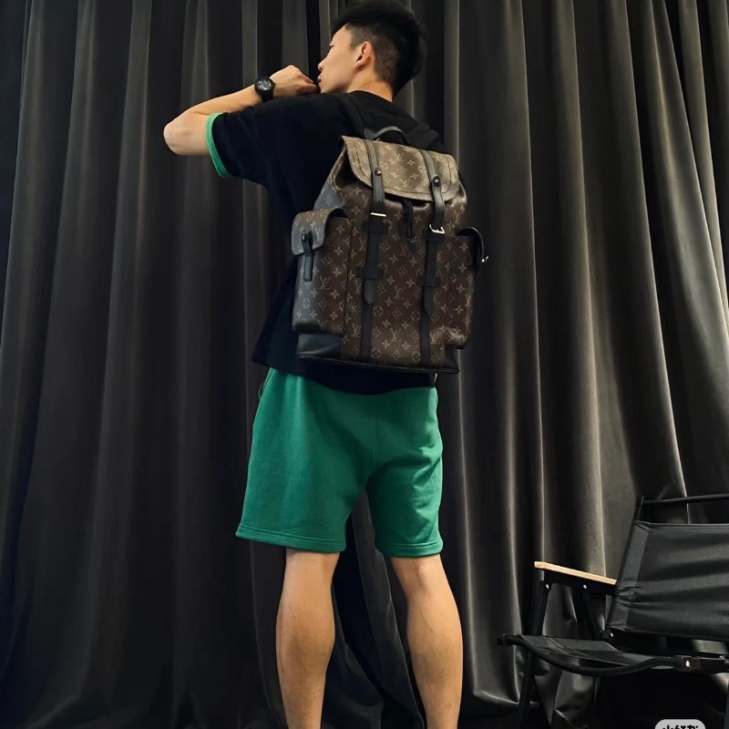 LV Christopher 老花 後背包登山包 小號 芯片款34*44*12 98新配件塵袋-0
