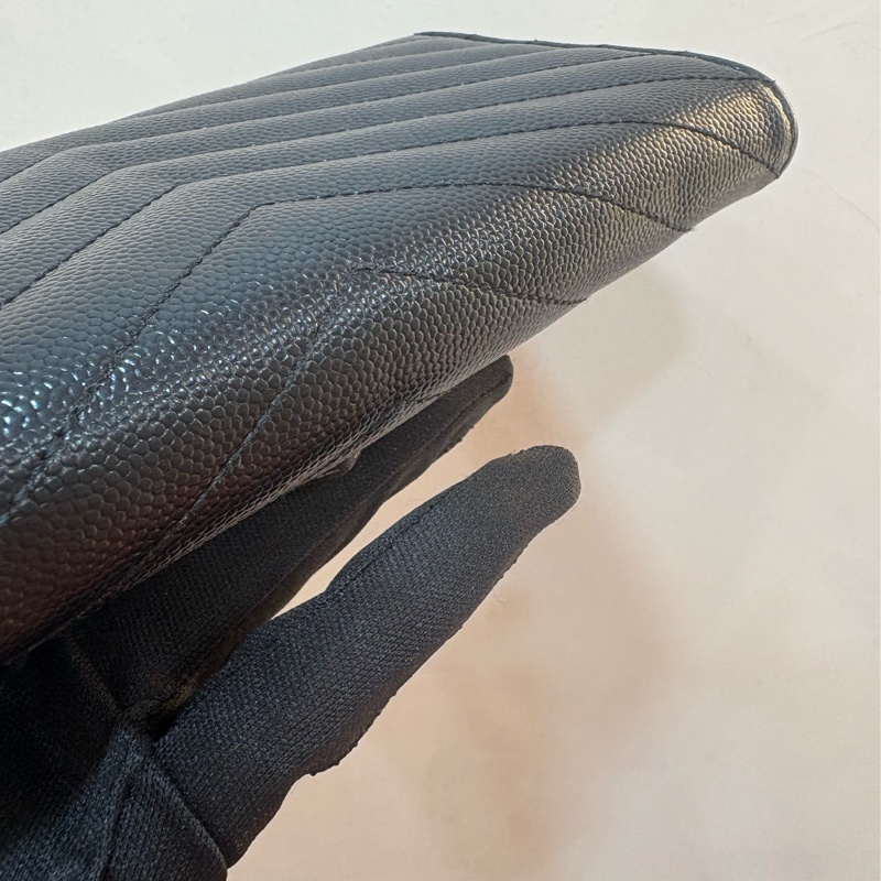 ysl 黑銀魚子醬信封式長夾-4