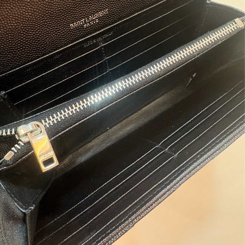 ysl 黑銀魚子醬信封式長夾-6