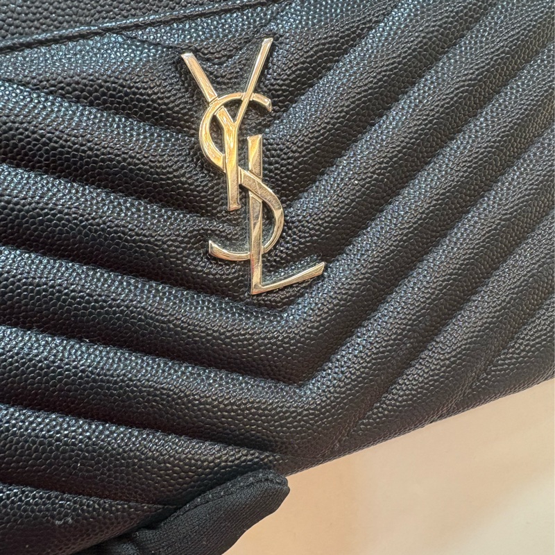 ysl 黑銀魚子醬手拿包/扁長夾-1