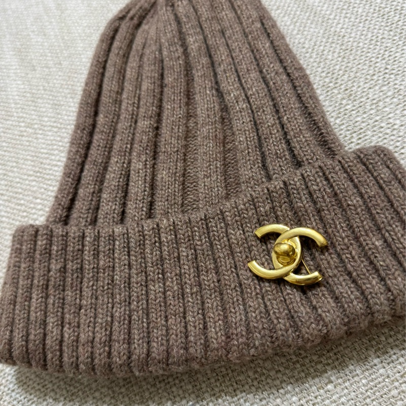 新上架❤️🔥💛Chanel Vintage💛❤️🔥92新✨香奈兒中古書包扣胸針/經典必收款-1