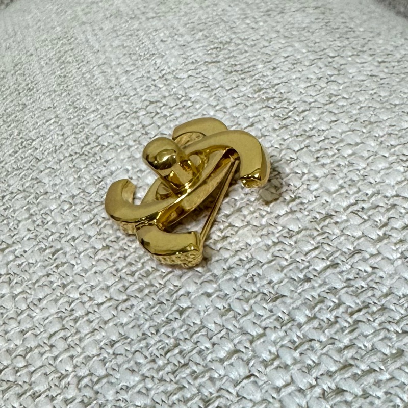 新上架❤️🔥💛Chanel Vintage💛❤️🔥92新✨香奈兒中古書包扣胸針/經典必收款-19