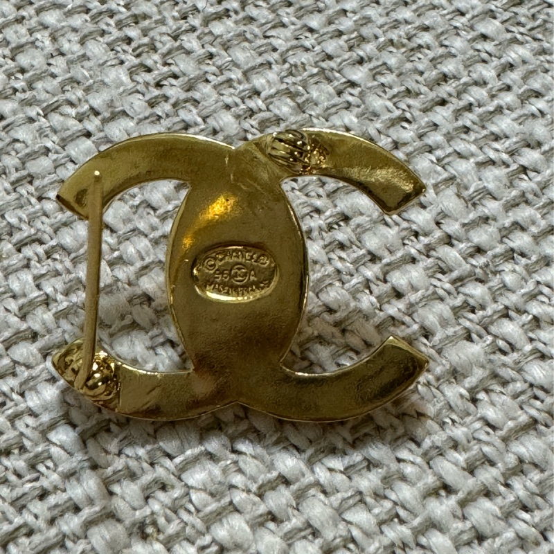 新上架❤️🔥💛Chanel Vintage💛❤️🔥92新✨香奈兒中古書包扣胸針/經典必收款-21