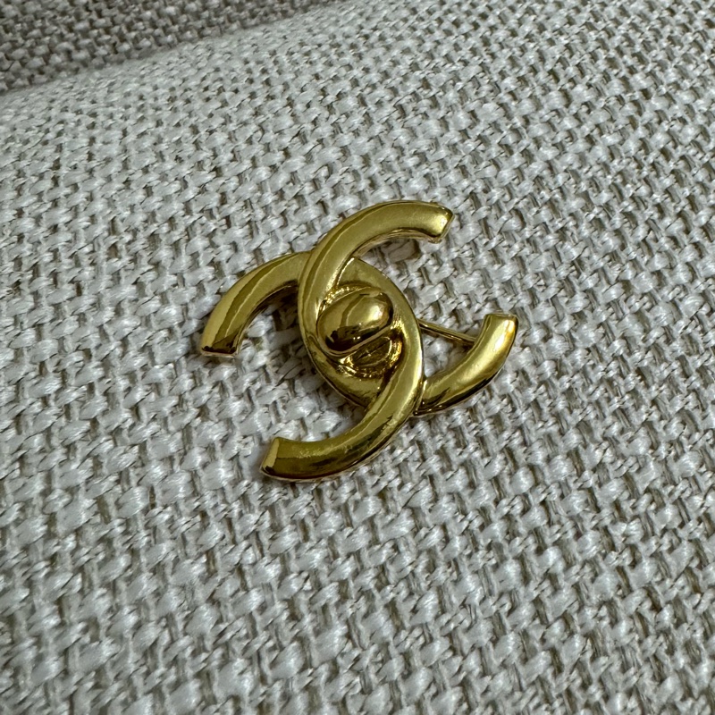 新上架❤️🔥💛Chanel Vintage💛❤️🔥92新✨香奈兒中古書包扣胸針/經典必收款-28
