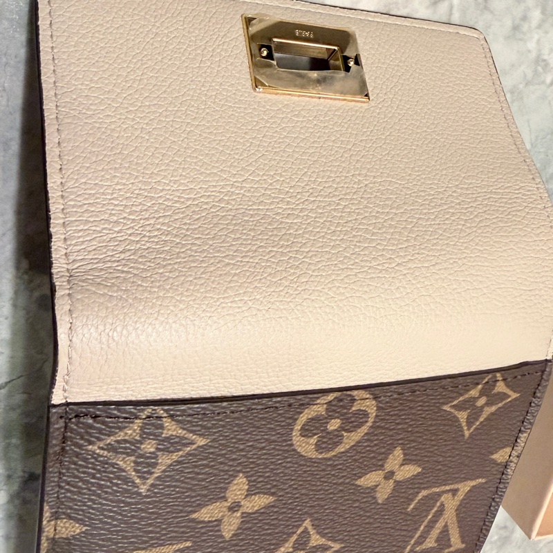 LV短夾 日本銀座LV實體店購入-7