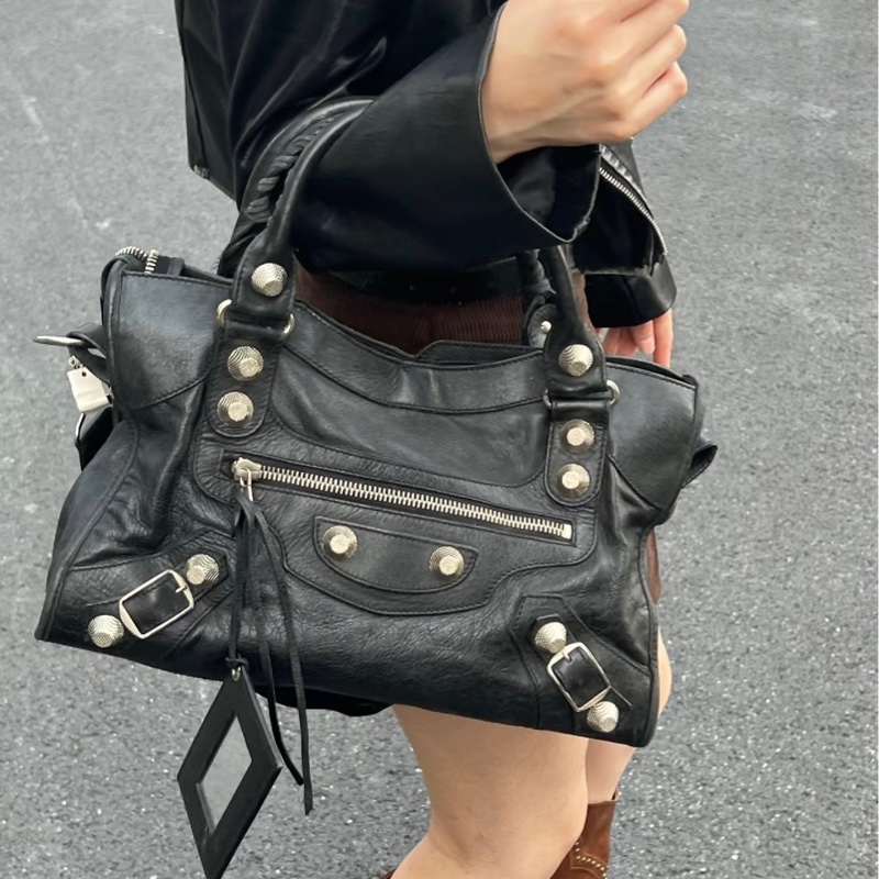 Balenciaga 機車包 (大號）-1