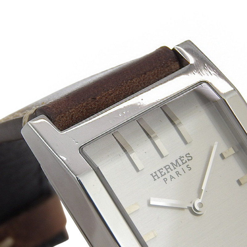 愛馬仕 Tandem TA1.710 男士腕錶，精鋼錶殼搭配皮革錶帶，銀色石英機芯，指針式顯示，錶盤。-5