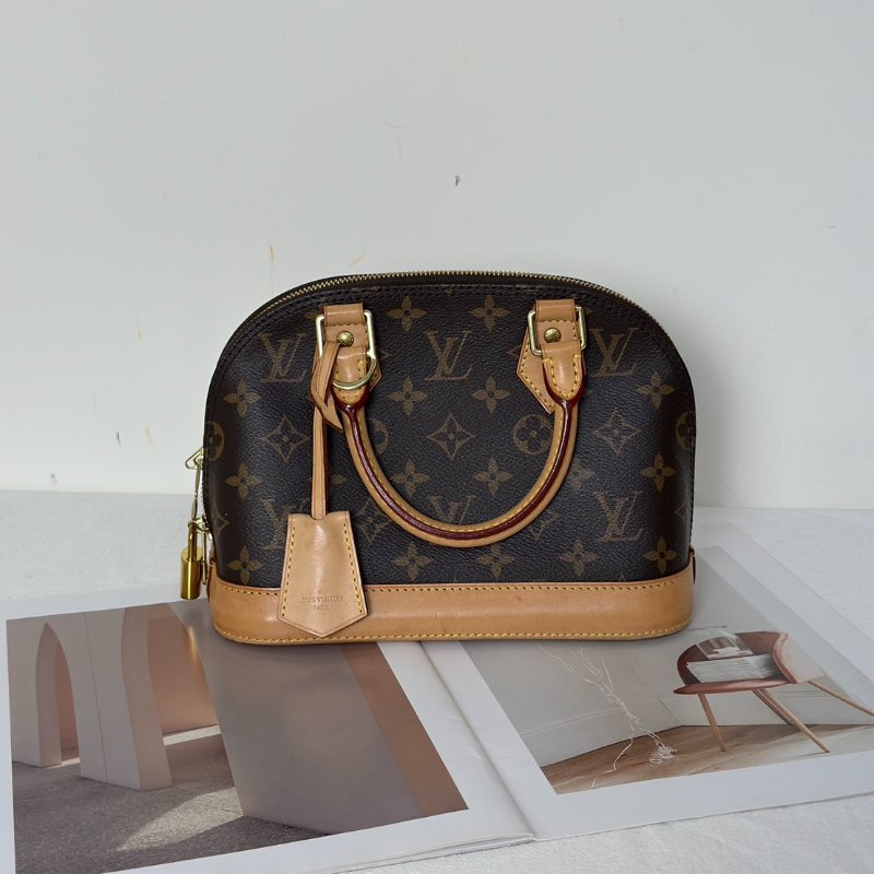 LOUIS VUITTON Alma BB-0