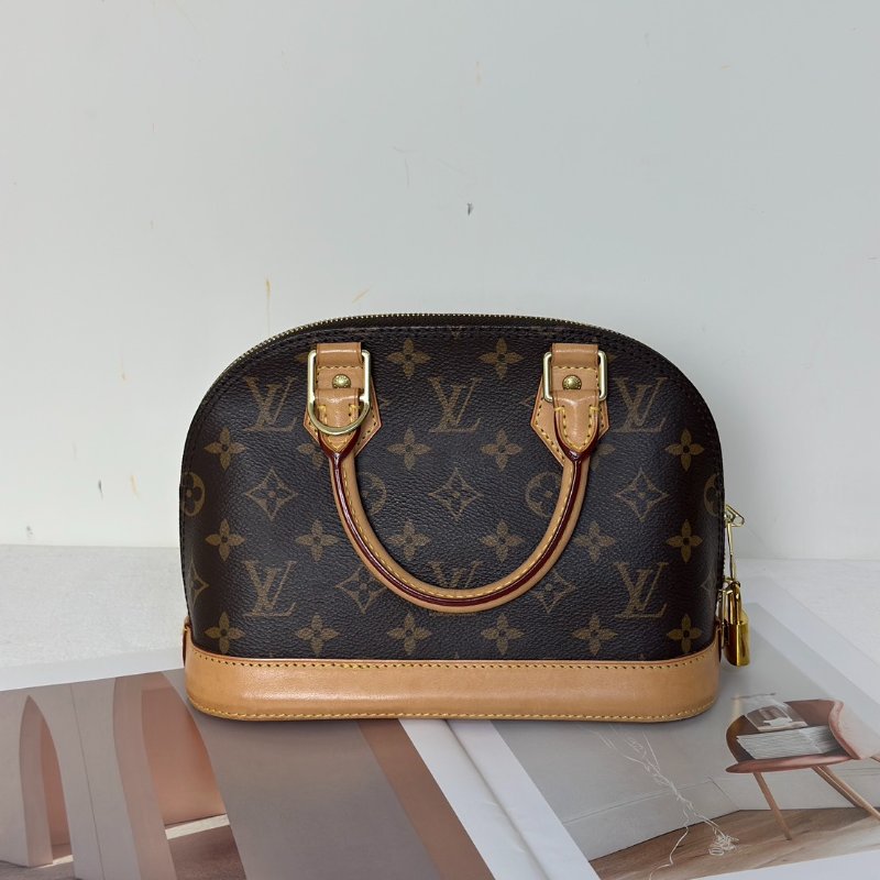 LOUIS VUITTON Alma BB-4
