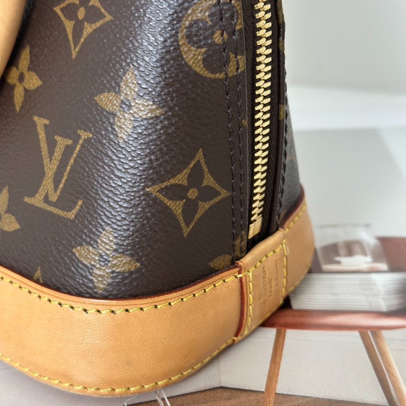 LOUIS VUITTON Alma BB-7