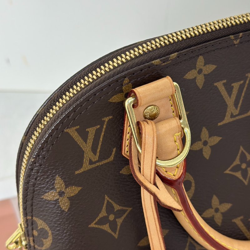 LOUIS VUITTON Alma BB-9
