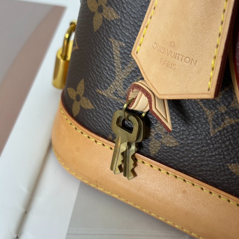 LOUIS VUITTON Alma BB-14