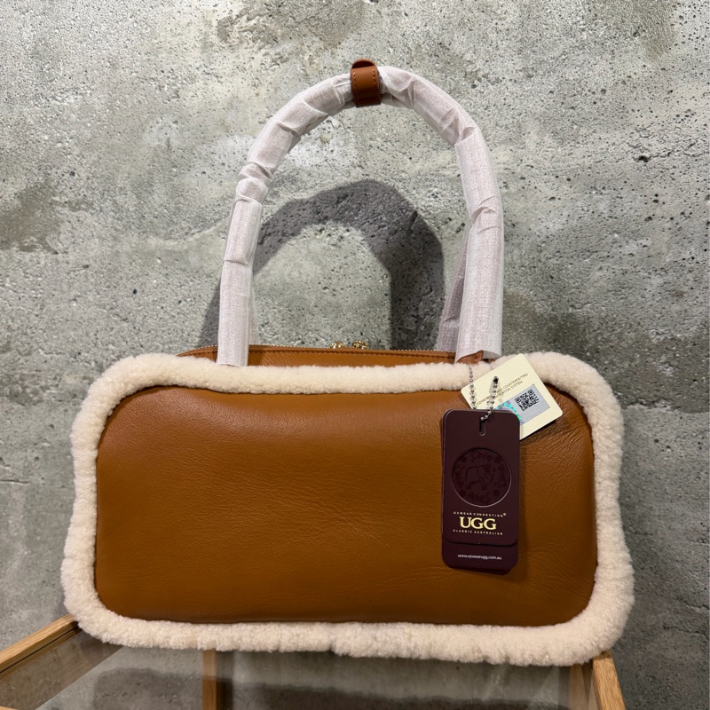 UGG OMI 經典皮革手提肩背斜背包-7