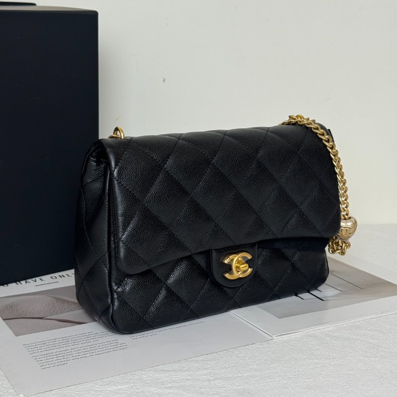 CHANEL 愛心調節釦口蓋包 24 - 黑金-3