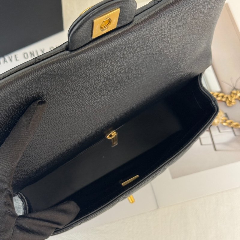 CHANEL 愛心調節釦口蓋包 24 - 黑金-7