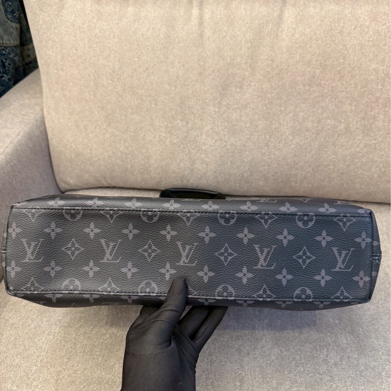 LV黑老花手提/側背-3