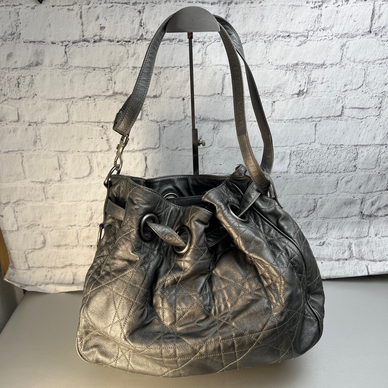 Dior 銀灰色大D餃子包-3