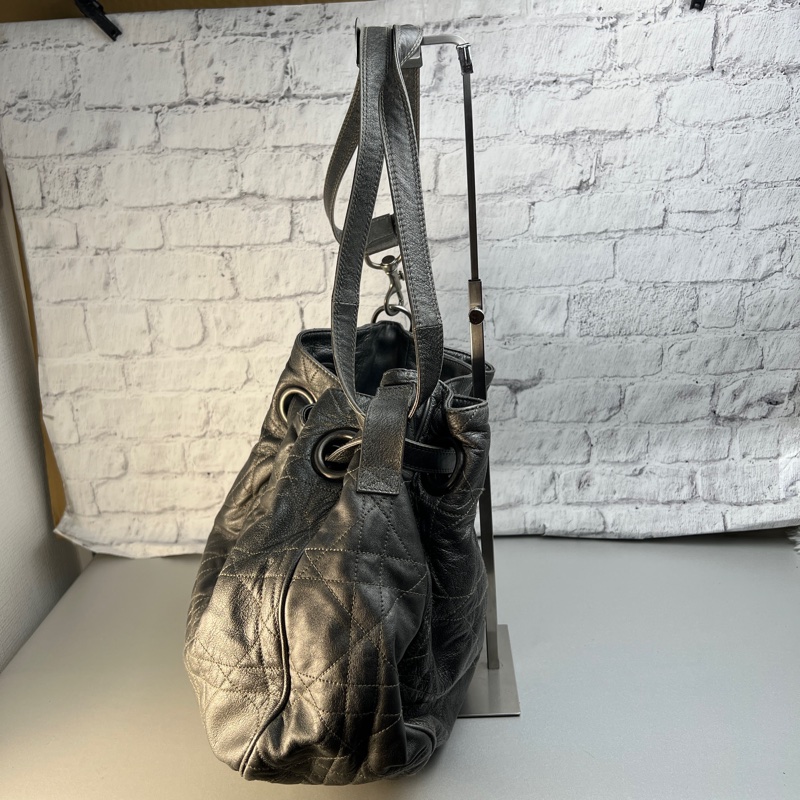 Dior 銀灰色大D餃子包-5