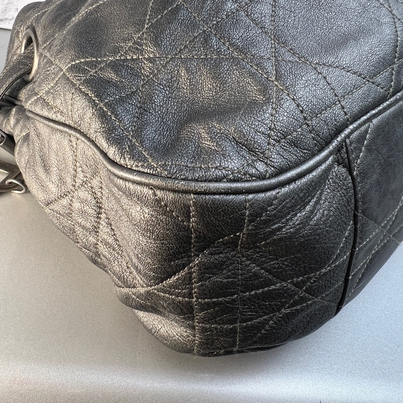 Dior 銀灰色大D餃子包-10