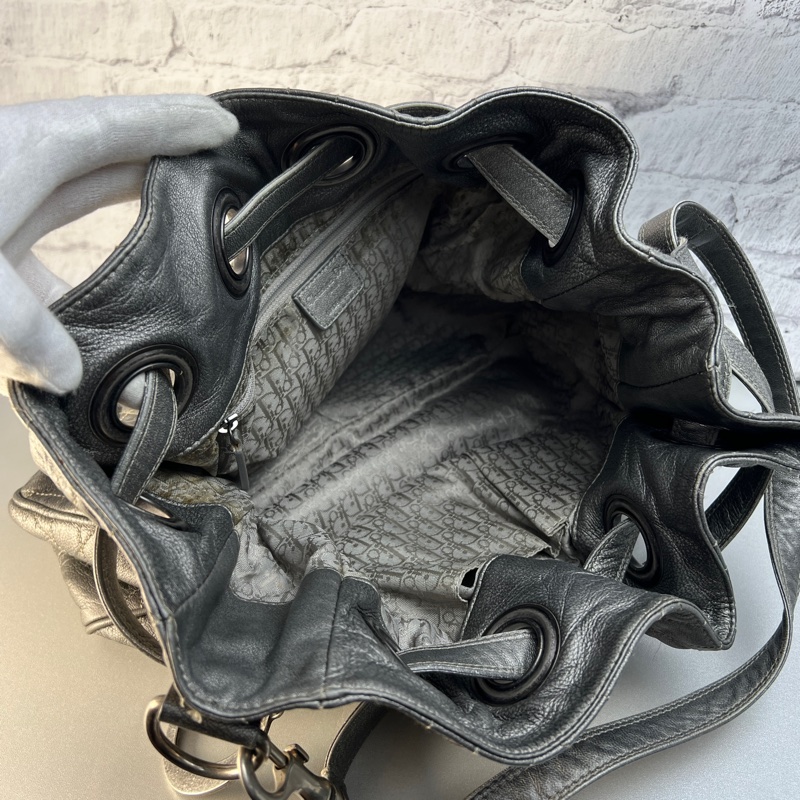 Dior 銀灰色大D餃子包-14