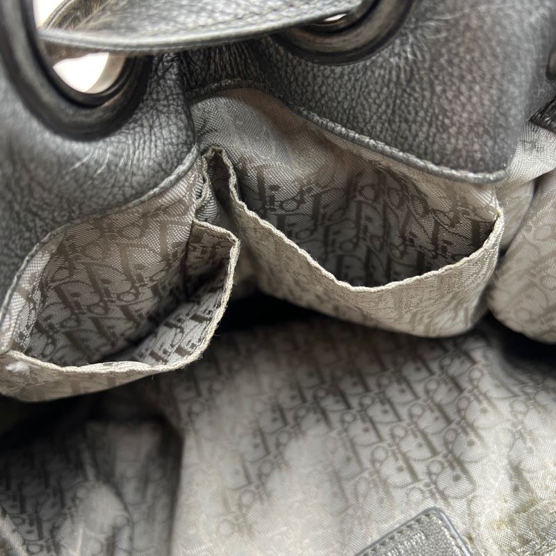 Dior 銀灰色大D餃子包-17