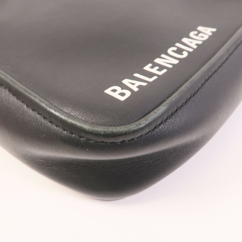 BALENCIAGA 牛皮皮革Triangle Duffle XS銀扣手挽肩背兩用袋-6