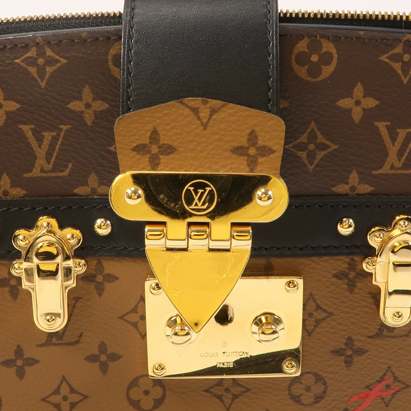 LOUIS VUITTON Monogram Reverse Trunk Clutch金扣肩背袋-13