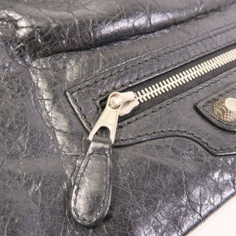 BALENCIAGA 牛皮皮革Pouch銀扣手拿包-13