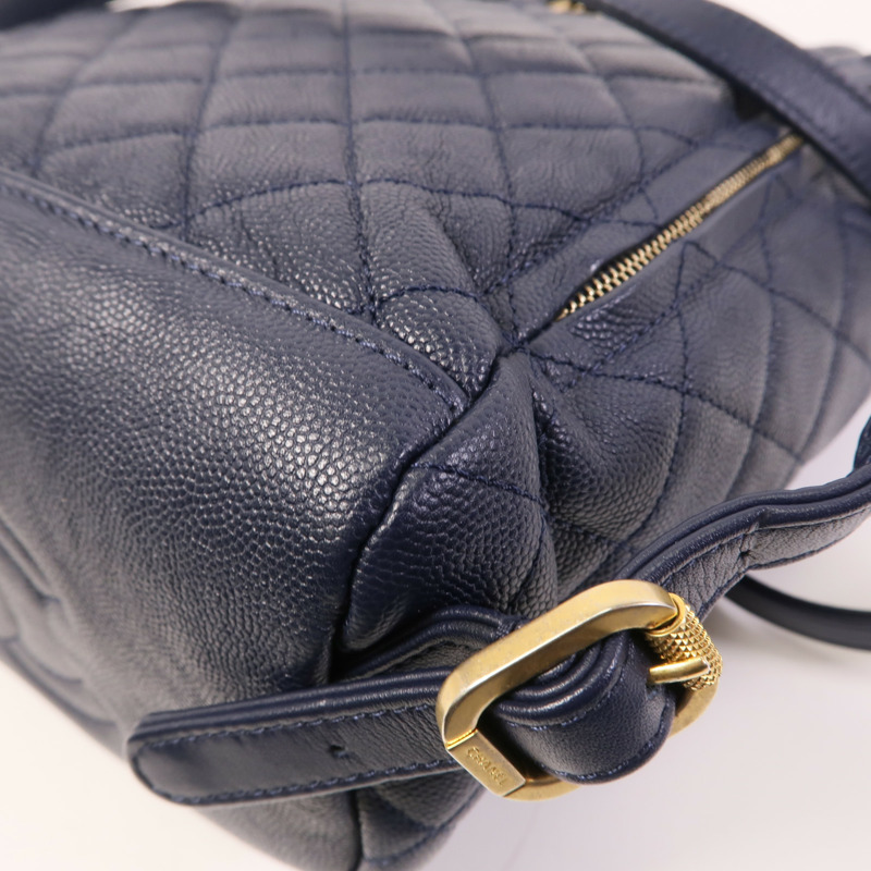 CHANEL 牛皮皮革Filigree Backpack金扣鏈帶背包-7