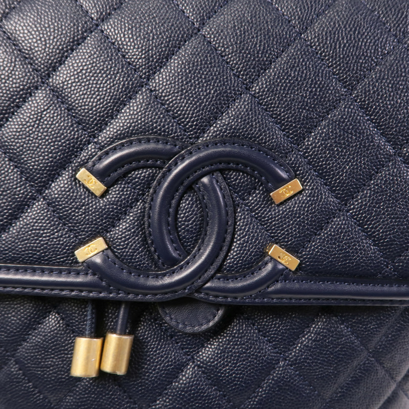 CHANEL 牛皮皮革Filigree Backpack金扣鏈帶背包-10