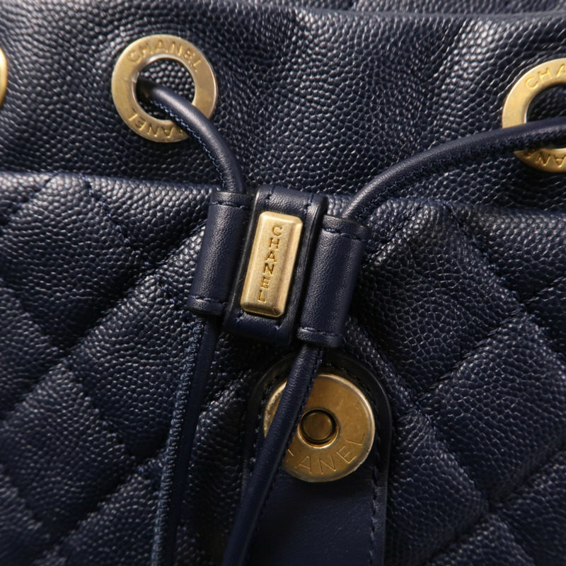 CHANEL 牛皮皮革Filigree Backpack金扣鏈帶背包-11