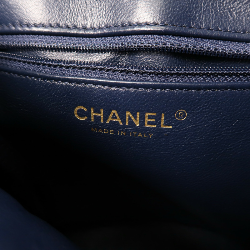 CHANEL 牛皮皮革Filigree Backpack金扣鏈帶背包-12