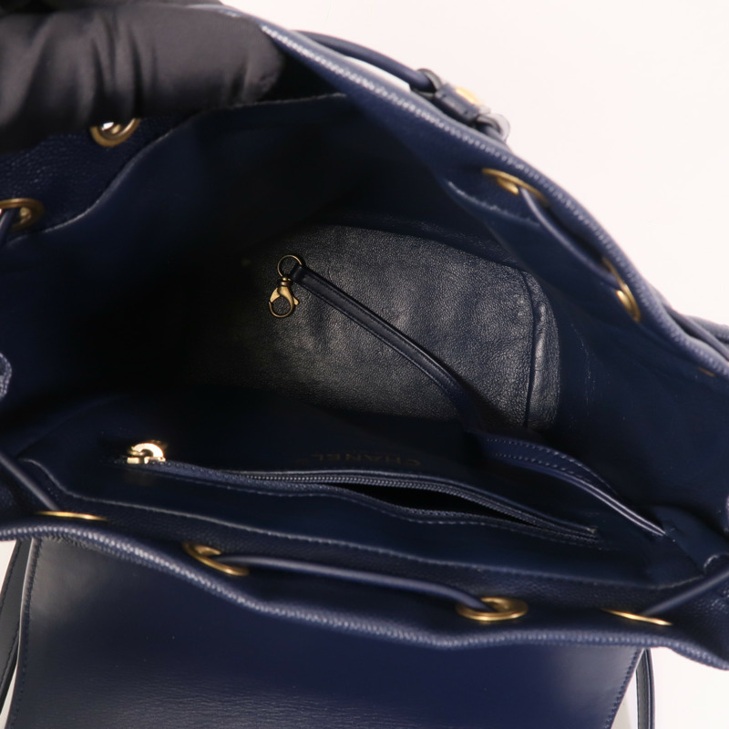 CHANEL 牛皮皮革Filigree Backpack金扣鏈帶背包-13