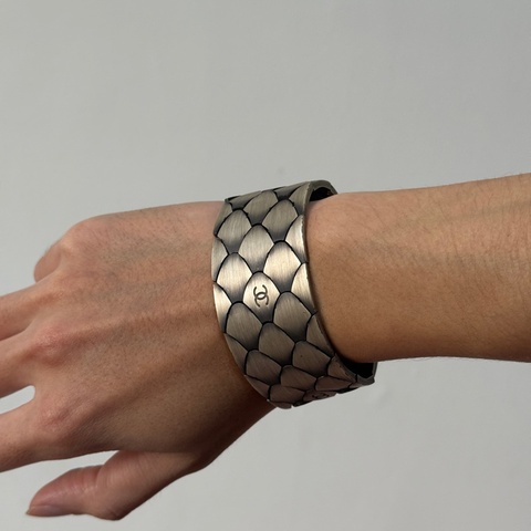 CHANEL 香奈兒 稀有 Coco 「龍鱗/魚鱗紋」寬版手鐲