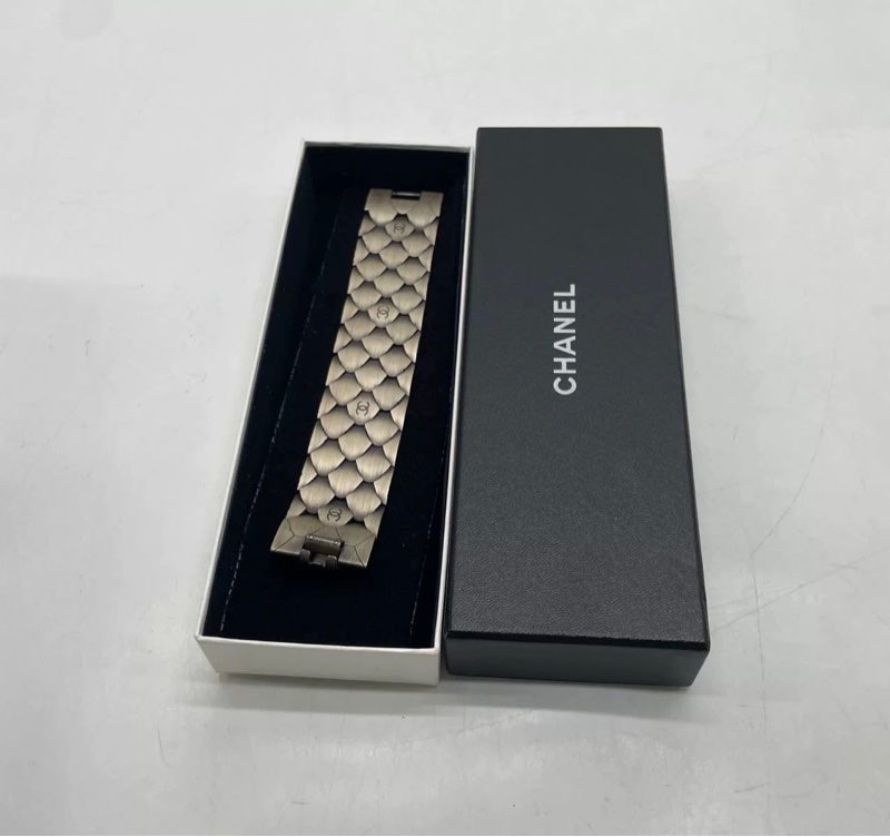 CHANEL 香奈兒 稀有 Coco 「龍鱗/魚鱗紋」寬版手鐲-2