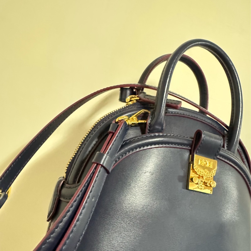 MCM 2way 牛皮肩背包#貝殼包-3