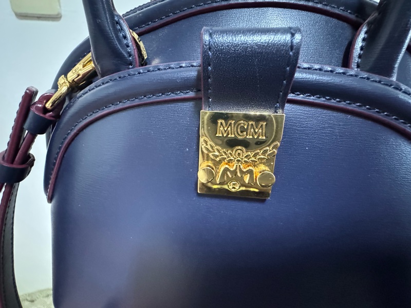 MCM 2way 牛皮肩背包#貝殼包-7