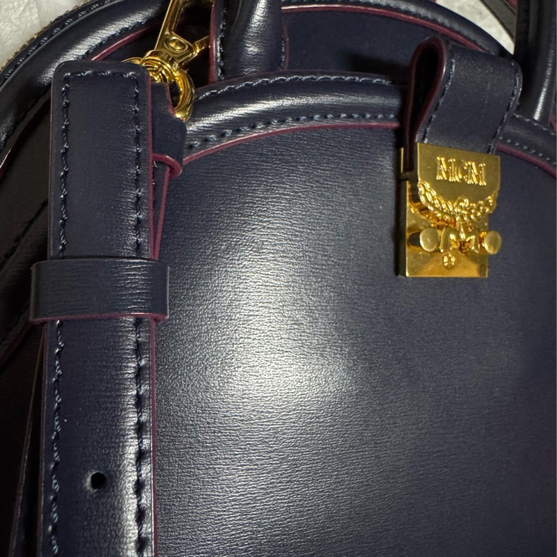 MCM 2way 牛皮肩背包#貝殼包-16