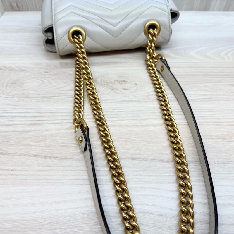 GUCCI灰色牛皮GG Marmont系列方形側背包739682-13