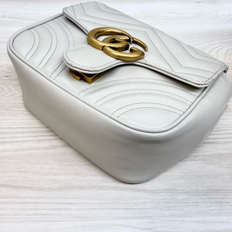 GUCCI灰色牛皮GG Marmont系列方形側背包739682-16