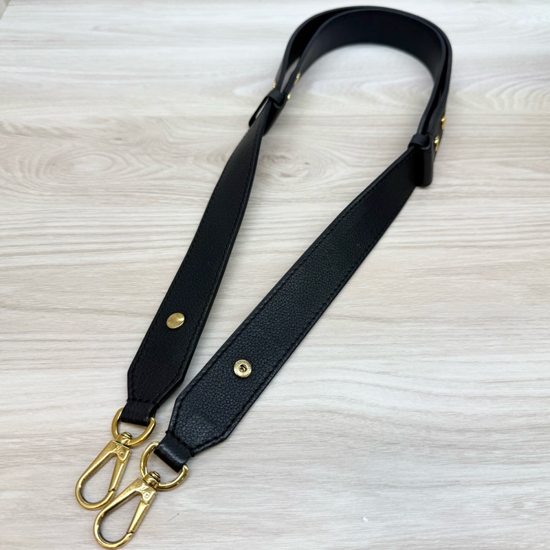 LV黑色金釦牛皮Lockme抽繩手提側背水桶包M57687-21