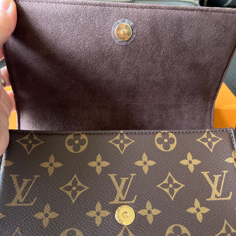 LV  Lily Monogram帆布鍊帶斜背包-5