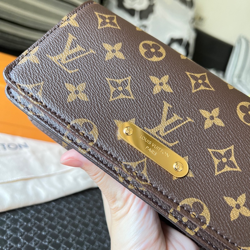 LV  Lily Monogram帆布鍊帶斜背包-8