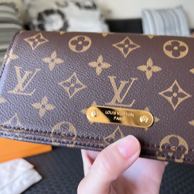LV  Lily Monogram帆布鍊帶斜背包-9