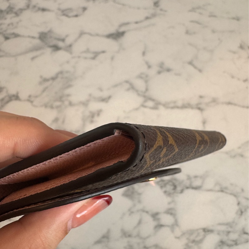 LV M62361花紋內粉釦式卡片零錢包 超好用👛-3
